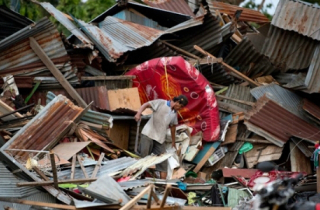 Số người chết vì động đất và sóng thần Indonesia tăng lên 420