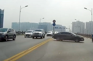 Phải xử nghiêm kẻ quay đầu xe trên cầu Vĩnh Tuy gây tai nạn liên hoàn