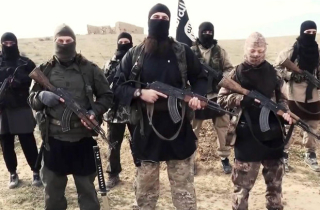 Khủng bố IS dùng nô lệ tình dục làm mồi câu lính mới
