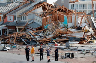 Khung cảnh như ngày tận thế ở thành phố ở Mỹ sau bão Michael