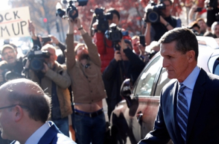 Hành trình từ Nhà Trắng đến tòa án của cựu cố vấn cho Trump