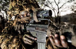 Đội nữ xung kích chắc tay súng