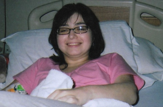 Cô gái mắc bệnh lạ: Cơ thể tự tấn công não bộ