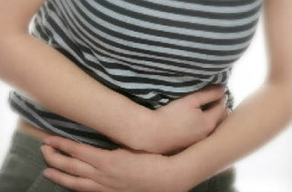 Người mẹ nén đau do hội chứng ruột kích thích để mang bầu sinh con