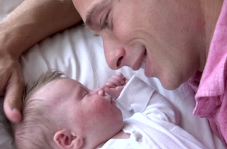 Công nghệ y học mới giúp đàn ông nhiễm HIV có thể \'sinh\' con khỏe mạnh