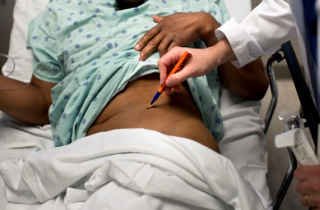 Cầm phiếu quà tặng để nhận... một quả thận