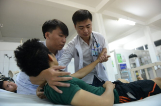 Kiểm tra trình độ và cấp chứng chỉ hành nghề cho bác sĩ 2 năm/lần