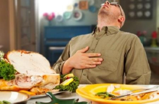 Ăn quá nhiều, lười suy nghĩ gây tổn hại não bộ