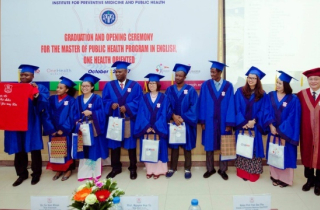 Lần đầu tiên Việt Nam đào tạo thạc sĩ y tế công cộng cho người nước ngoài