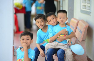 Gần một tỷ đồng cải thiện bữa ăn cho trẻ mồ côi