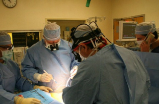 Người đàn ông rối loạn cương suốt một tuần do ung thư