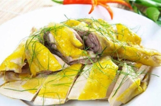 Ăn thịt gà trống hay gà mái tốt hơn?