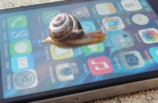 Tại sao bạn thấy iPhone đời cũ chậm