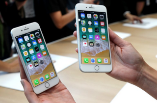 Lượng người bán iPhone 8 để mua iPhone X tăng đột biến