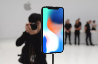 Cách truyền thông lạ cho iPhone X của Apple