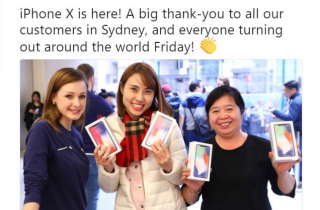 Cô gái Việt bất ngờ khi được CEO Apple đăng ảnh mua iPhone X