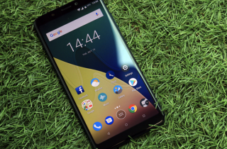 5 smartphone màn hình viền siêu mỏng, giá tốt