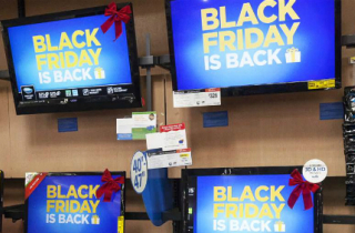 Chiêu trò bán TV trong dịp Black Friday của người Mỹ