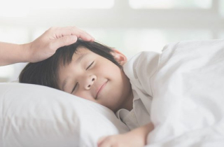 3 sai lầm khiến trẻ ngủ không ngon giấc