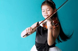 Quan điểm dạy con của bố mẹ nghệ sĩ violin 8 tuổi