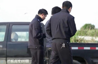 Vết bùn trong ngày không mưa tố cáo kẻ phi tang xác hai phụ nữ