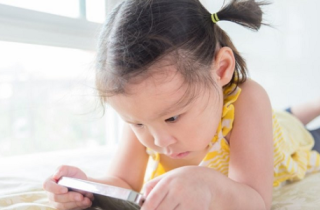 7 lời khuyên giúp ngăn trẻ nghiện điện thoại