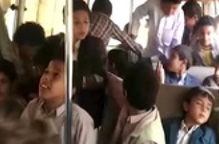 Phút cuối của các học sinh trên xe bus bị không kích ở Yemen