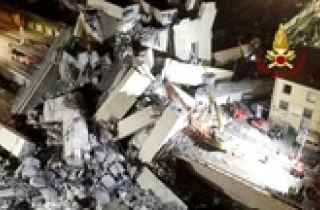 Cảnh tượng dưới gầm cầu Morandi khi bị sập