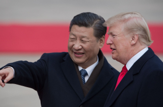 Chiến tranh thương mại của Tổng thống Trump: Ai được lợi?