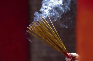 Nguy cơ ung thư do thắp nhang