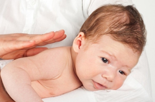 Mẹo trị nấc cụt ở trẻ nhỏ