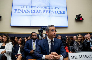 Nghị sĩ Mỹ muốn Facebook bỏ tiền ảo Libra