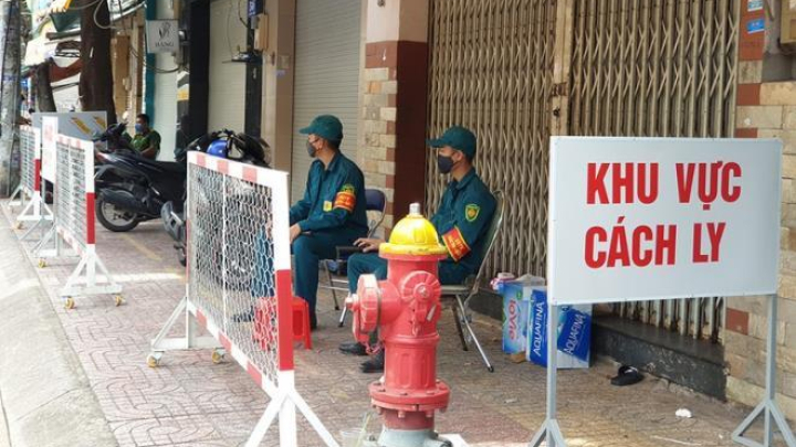 COVID-19 trở lại cộng đồng: Đừng phó mặc cho ý thức người cách ly