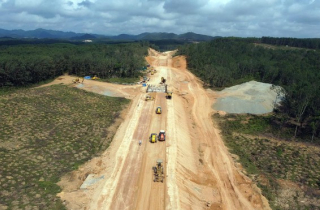 Ba dự án thành phần cao tốc Bắc- Nam vẫn thiếu hơn 3 triệu m3 đất đắp nền