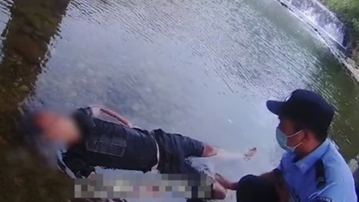 Nắng nóng, Trung Quốc xuất hiện 'xác sống trôi sông' khiến cảnh sát cũng hết hồn