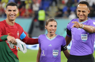 FIFA ra quyết định chưa từng có: 4 nữ trọng tài cùng xuất trận ở World Cup 2022