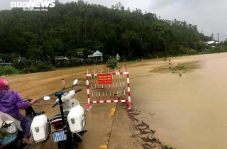 Phú Yên: 1 người mất tích, 256 căn nhà ngập nước và bị chia cắt do mưa lũ