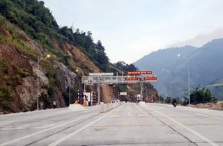 Sẽ tạm dừng thu phí đường nối cao tốc Nội Bài - Lào Cai đến Sa Pa theo khung giờ