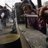 Tổ chức quốc tế cấp thực phẩm cho người dân tại Gaza trước nguy cơ nạn đói