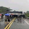 Hai xe ô tô va chạm trong mưa trên cao tốc Nội Bài - Lào Cai