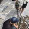 Phố Bạch Mai: Vỉa hè vừa chỉnh trang bị đục phá để thi công đường nước