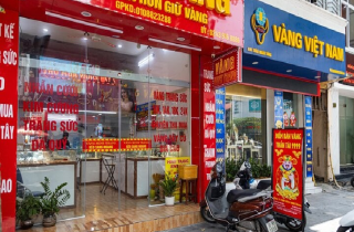 Cửa hàng nói hết vàng miếng để bán, chuyên gia phân tích gì?
