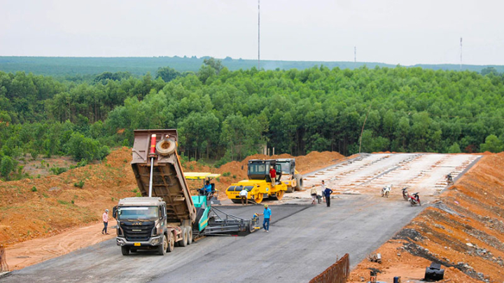 Gỡ hai vướng mắc lớn tại nhiều dự án cao tốc