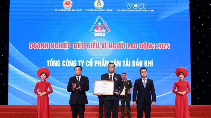 Lần đầu tiên PVTrans được vinh danh “Doanh Nghiệp Tiêu Biểu Vì Người Lao Động” năm 2024