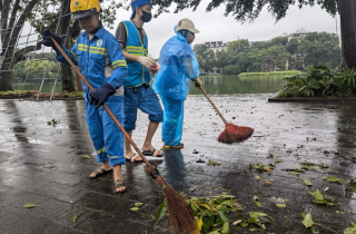 Hà Nội bắt đầu tổng vệ sinh, khắc phục hậu quả bão số 3 trong hai ngày