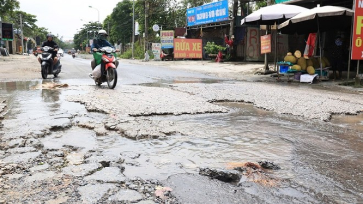 Hà Nội còn 29 vị trí đường và 40 cây cầu bị hạn chế hoặc chưa thể lưu thông