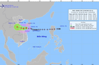 Bão số 4 chỉ còn cách đất liền hơn 170km, dự báo chiều nay đổ bộ Quảng Trị-Quảng Nam