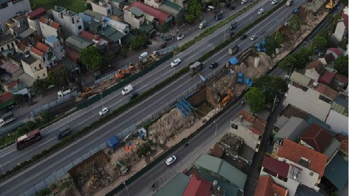 Đường 3.200 tỷ đồng “giải cứu” nút giao Pháp Vân: Công trường vắng lặng, máy móc nằm im