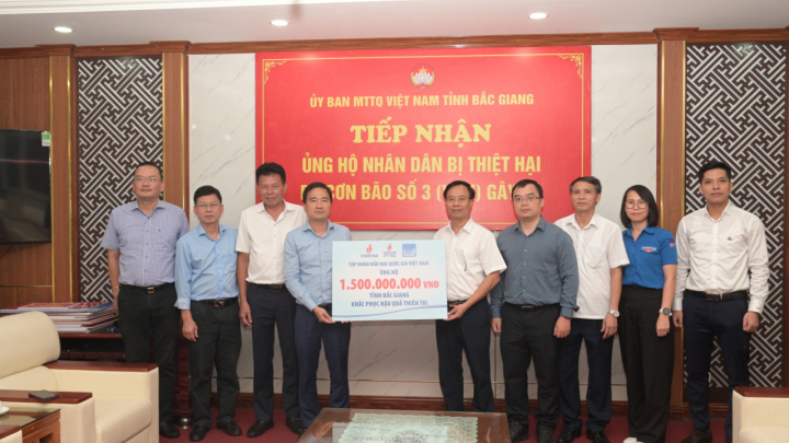 PETROSETCO trao tặng 1ỷ đồng cho 2 tỉnh Bắc Ninh và Bắc Giang, góp phần giúp đồng bào vượt qua khó khăn và nhanh chóng ổn định cuộc sống