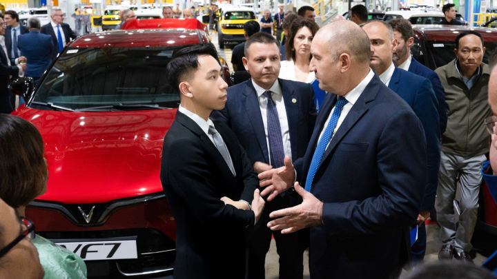 Tổng thống Bulgaria đề nghị VinFast sớm bán ô tô điện và đầu tư sản xuất tại Bulgaria